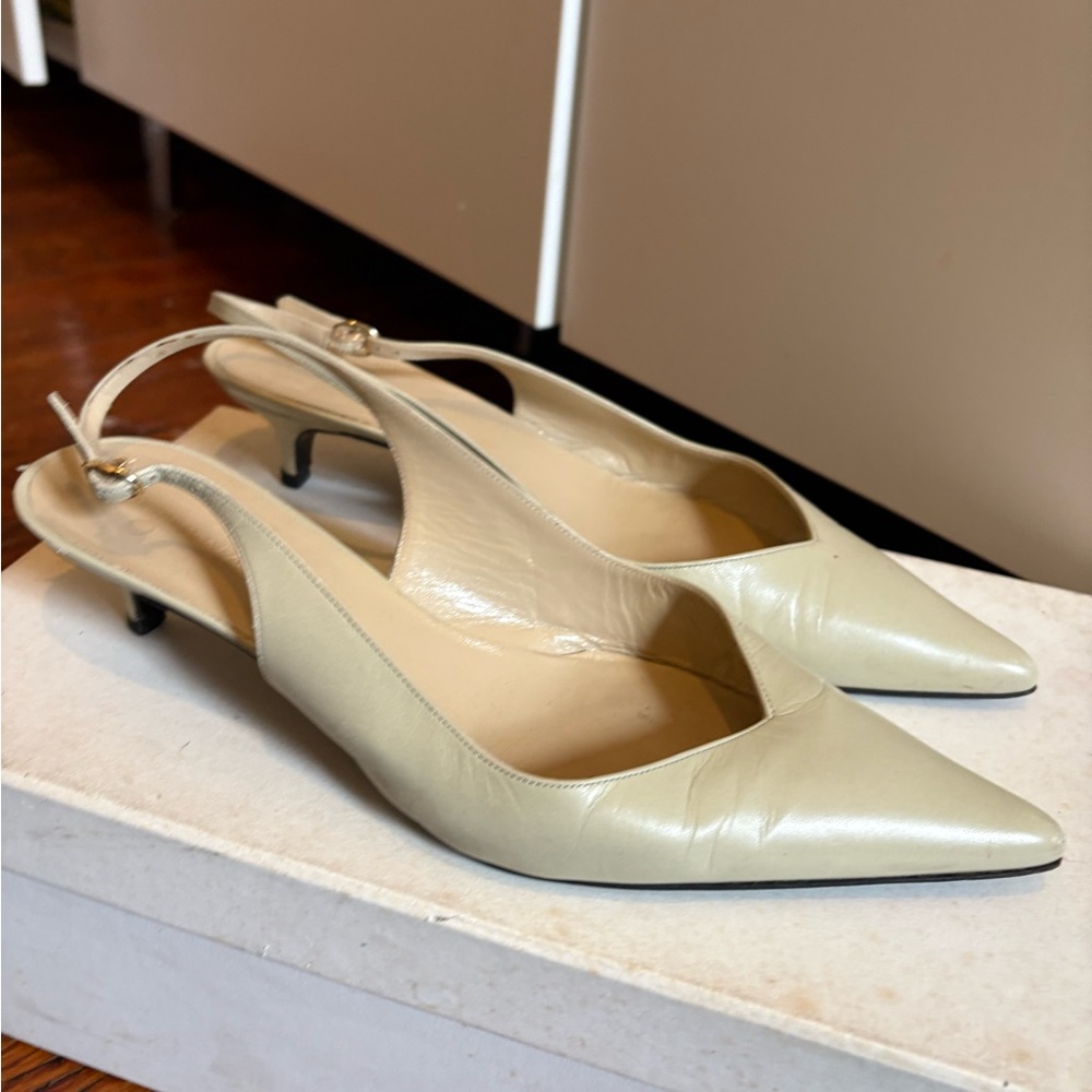Balenciaga 38.5 Cream Slingback kitten heels